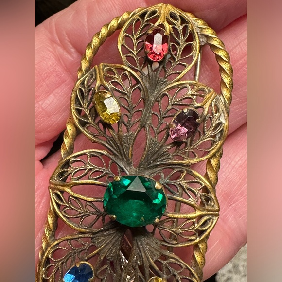 Vintage Gold Toned Filigree Brooch with Multicolored Gems no signature - Picture 7 of 9